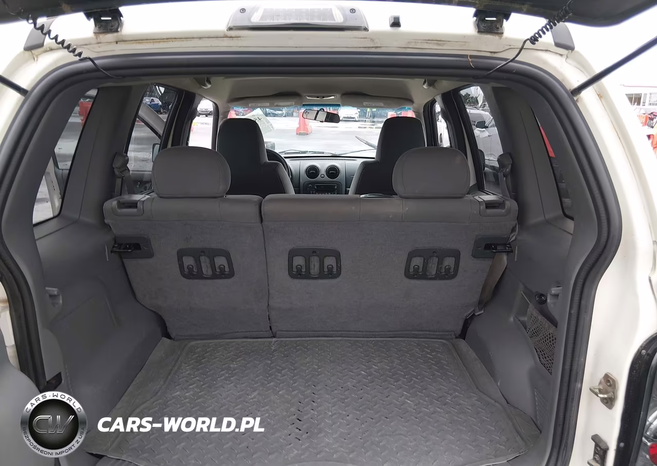 2005 Jeep Liberty Sport VIN:1J4GL48K45W504570 - 17