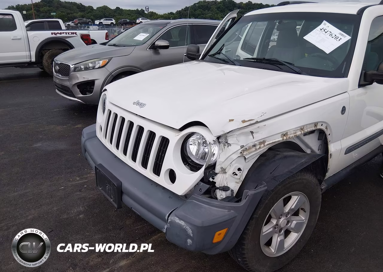 2005 Jeep Liberty Sport VIN:1J4GL48K45W504570 - 6