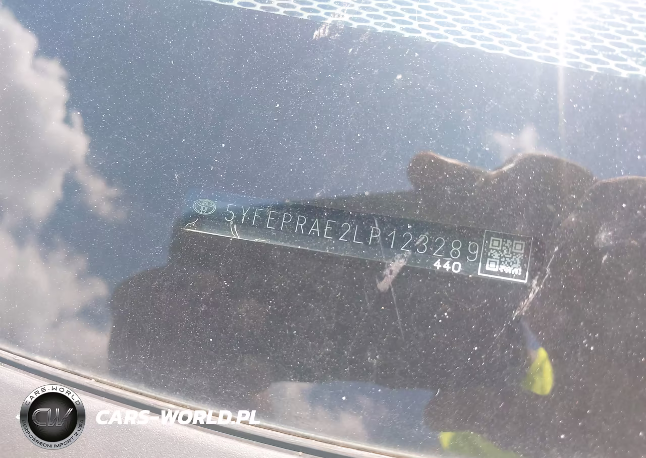 2020 Toyota Corolla Le VIN:5YFEPRAE2LP123289 - 9
