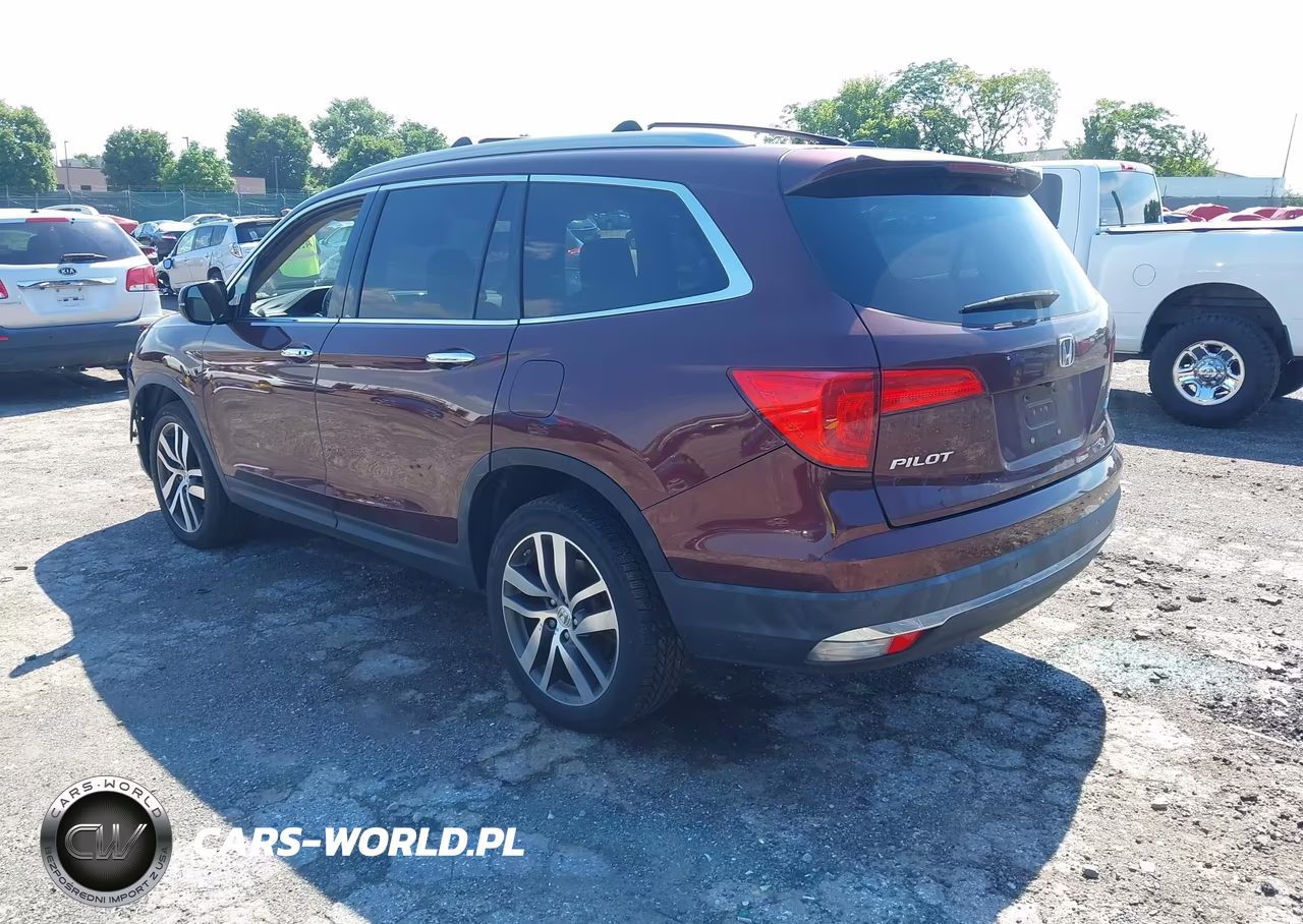 2017 Honda Pilot Touring VIN:5FNYF6H97HB013123 - 3
