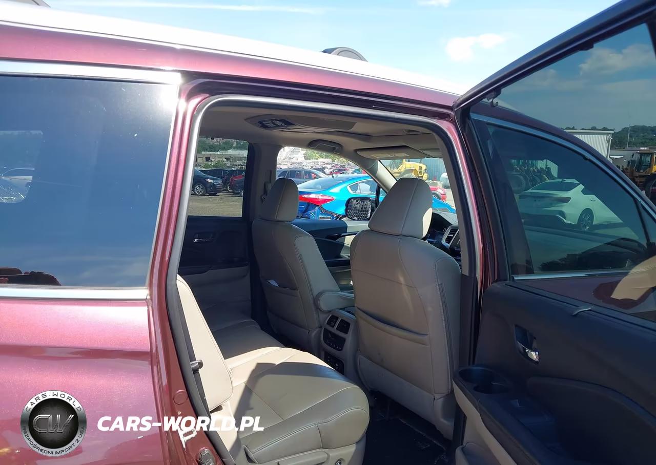 2017 Honda Pilot Touring VIN:5FNYF6H97HB013123 - 8
