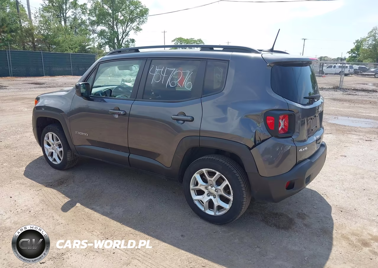 2018 Jeep Renegade Latitude 4X4 VIN:ZACCJBBB8JPJ44876 - 3
