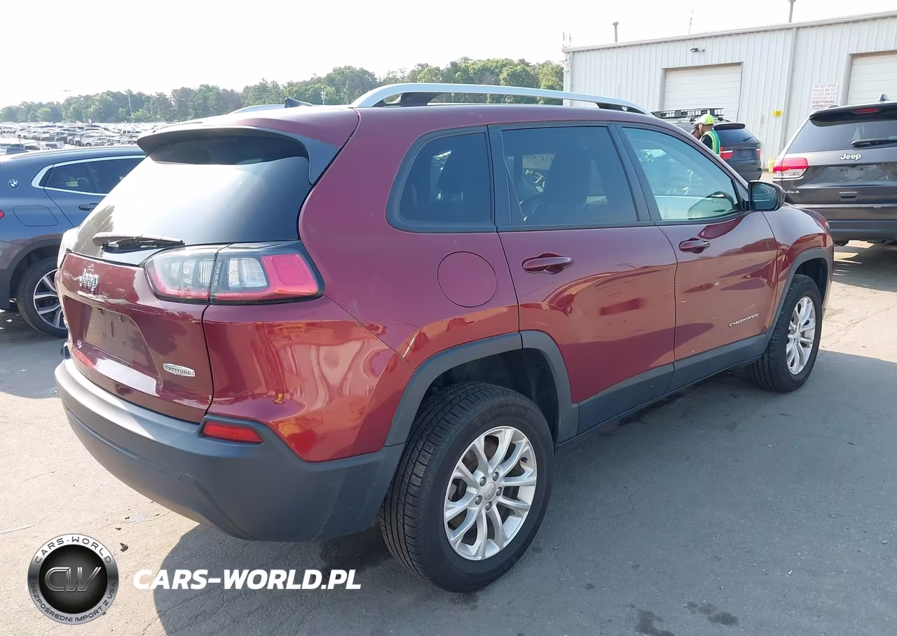 2020 Jeep Cherokee Latitude 4X4 VIN:1C4PJMCB9LD550780 - 4