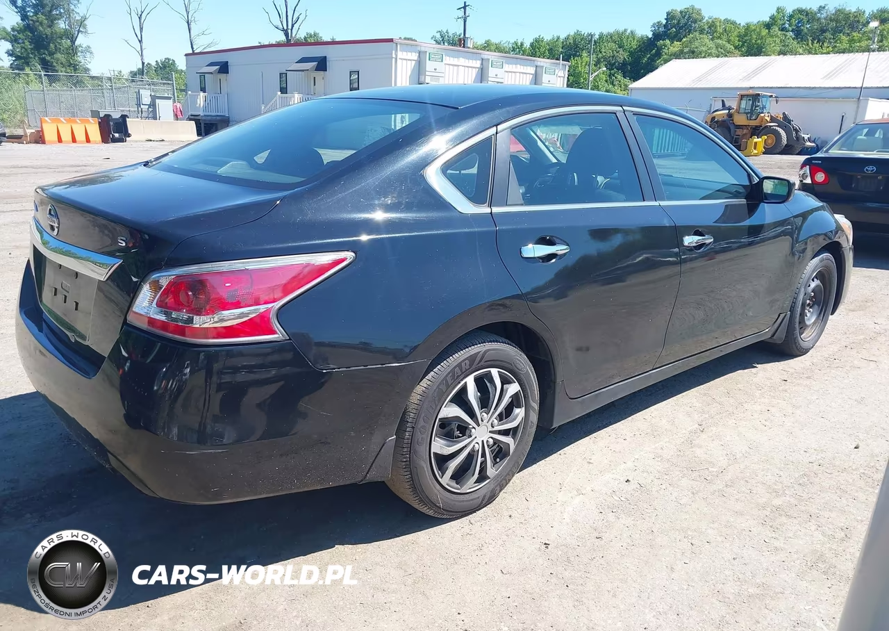 2015 Nissan Altima 2.5 S VIN:1N4AL3AP7FC483492 - 4