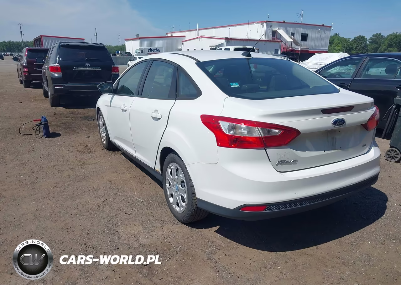 2012 Ford Focus Se VIN:1FAHP3F26CL169781 - 3