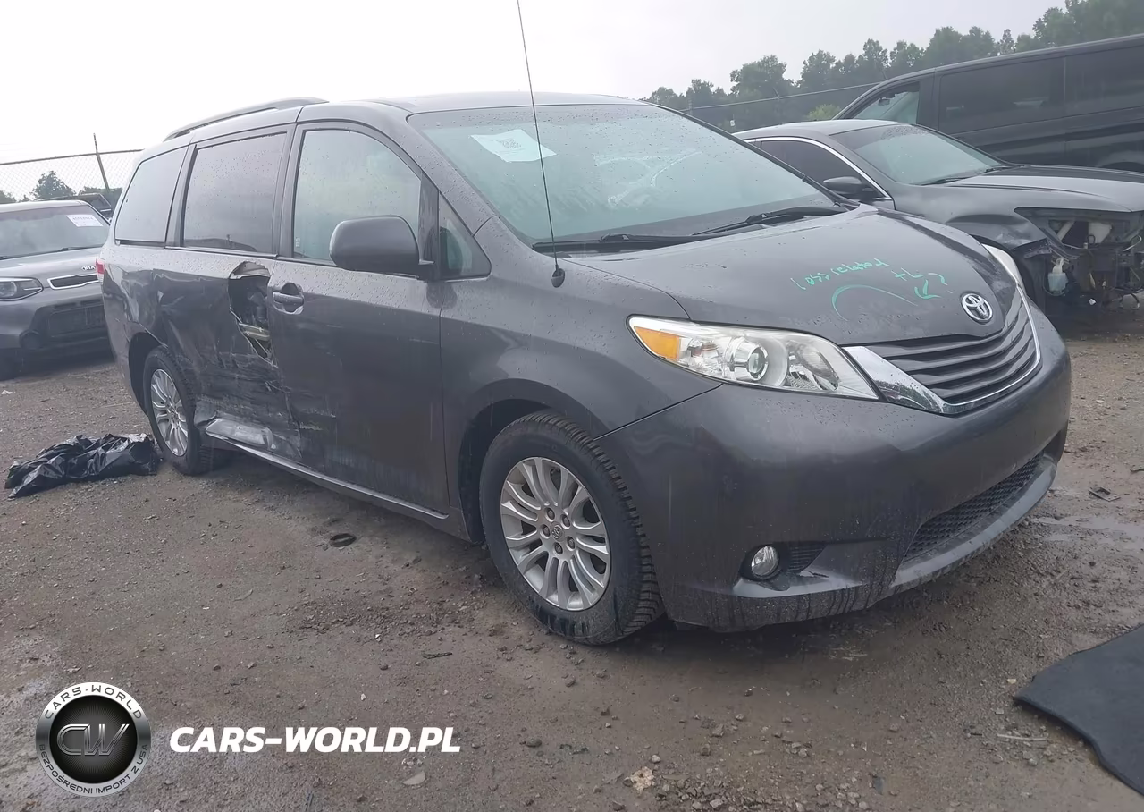 2014 Toyota Sienna Xle V6 8 Passenger