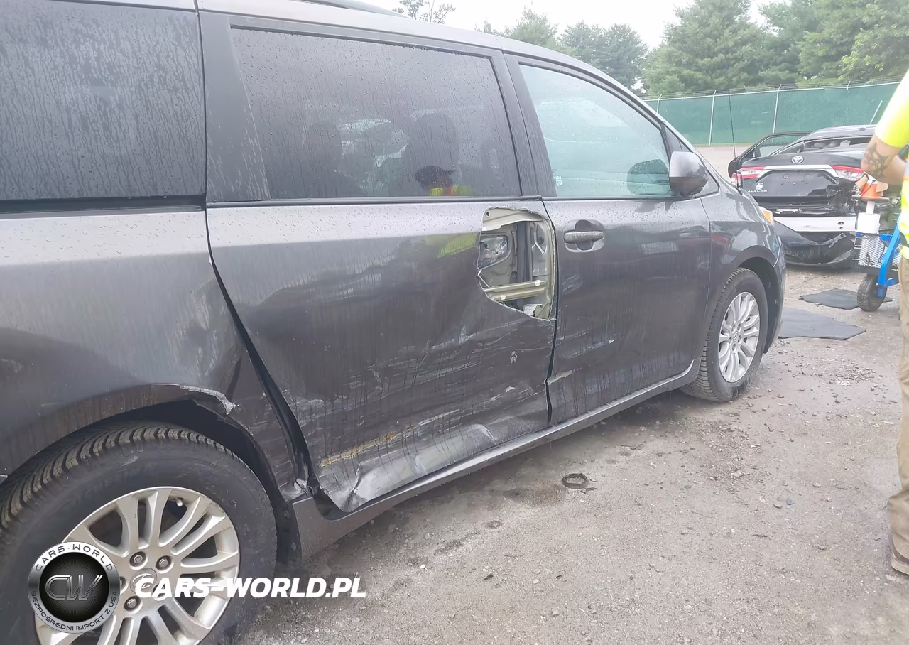 2014 Toyota Sienna Xle V6 8 Passenger VIN:5TDYK3DC5ES438570 - 20