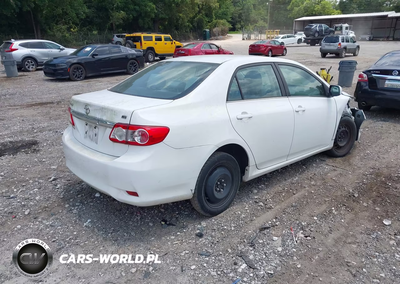 2013 Toyota Corolla Le VIN:2T1BU4EEXDC958793 - 4