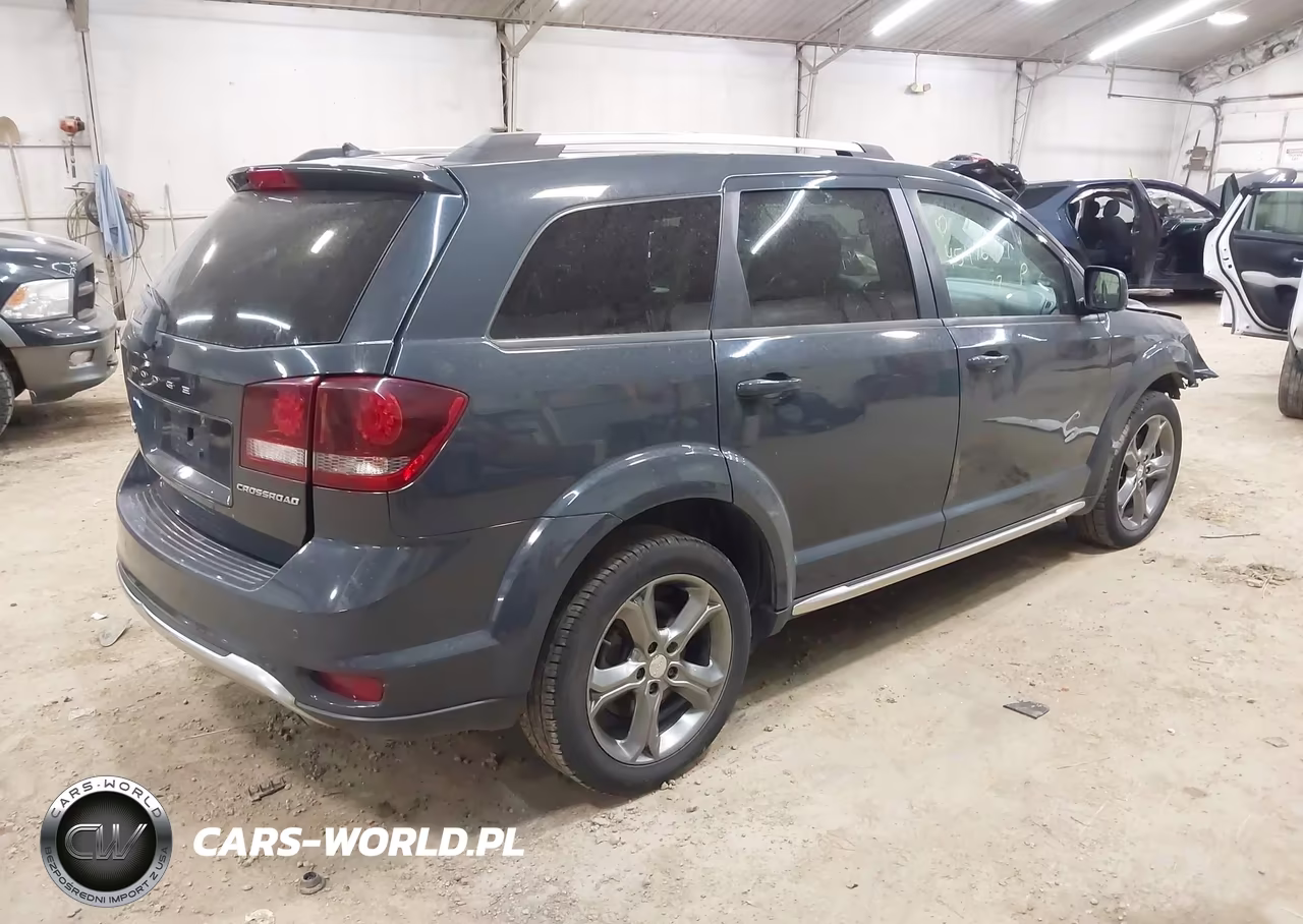 2017 Dodge Journey Crossroad Plus Awd VIN:3C4PDDGG6HT567745 - 4