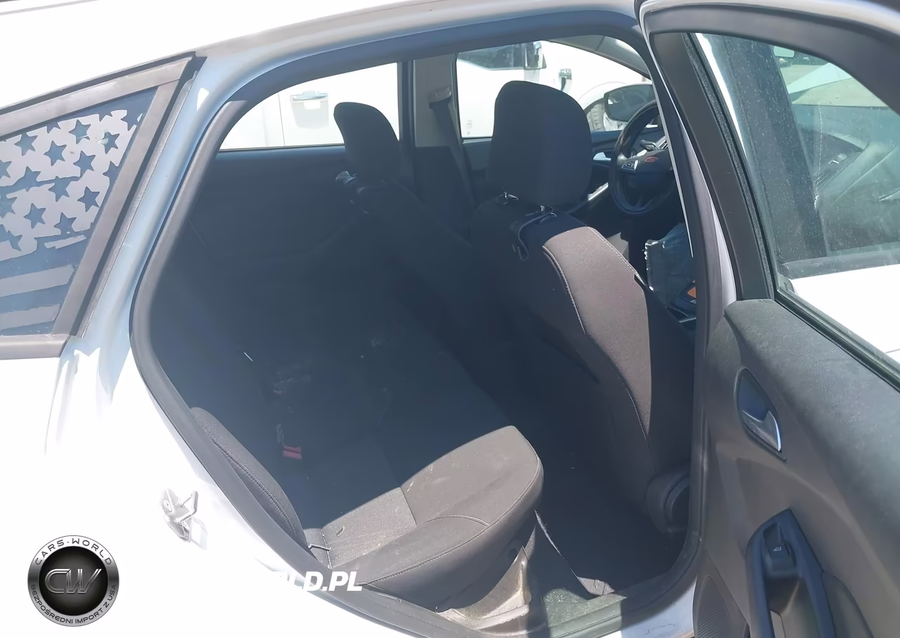 2016 Ford Focus Se VIN:1FADP3K23GL345454 - 8