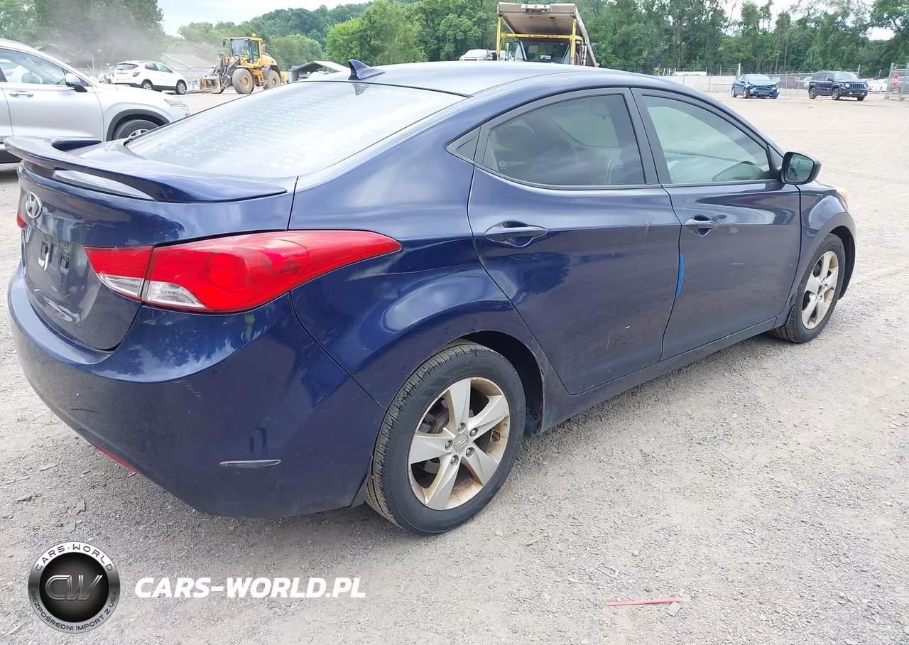 2013 Hyundai Elantra Gls VIN:5NPDH4AE1DH293301 - 4