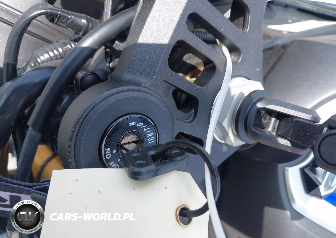 2022 Yamaha Yzfr1M VIN:JYARN67E3NA000536 - 11