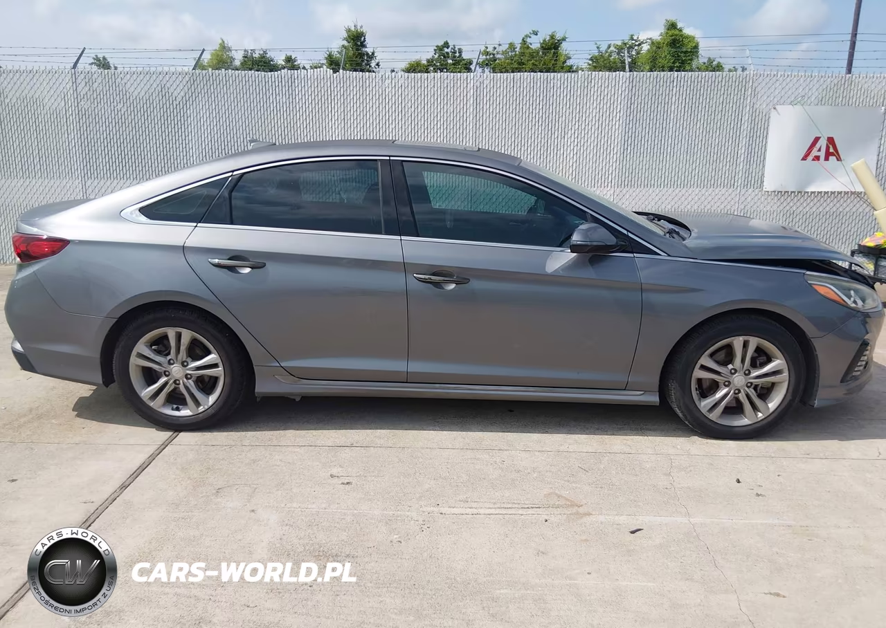 2018 Hyundai Sonata Sport+ VIN:5NPE34AFXJH703360 - 13