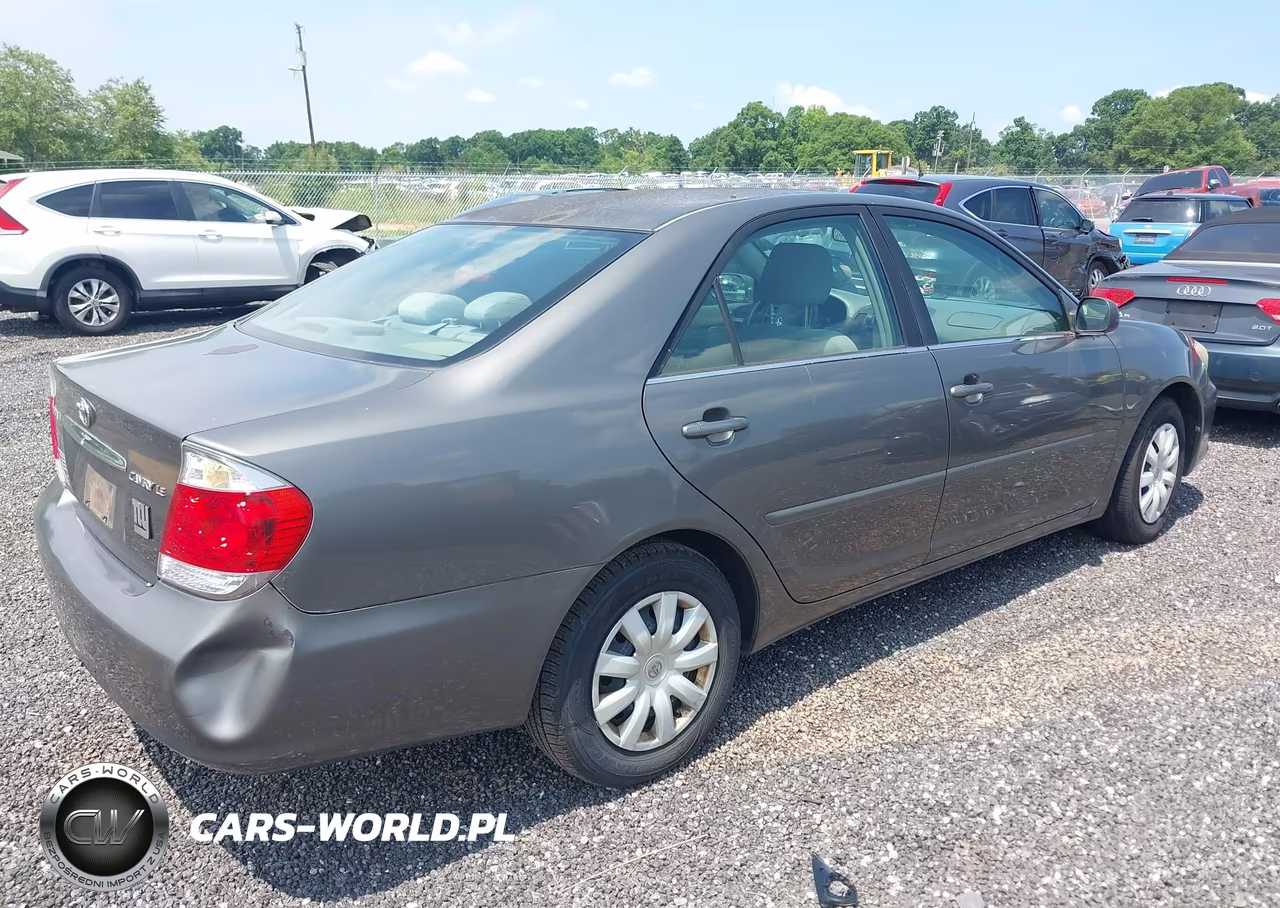 2005 Toyota Camry Le VIN:4T1BE32KX5U978608 - 4