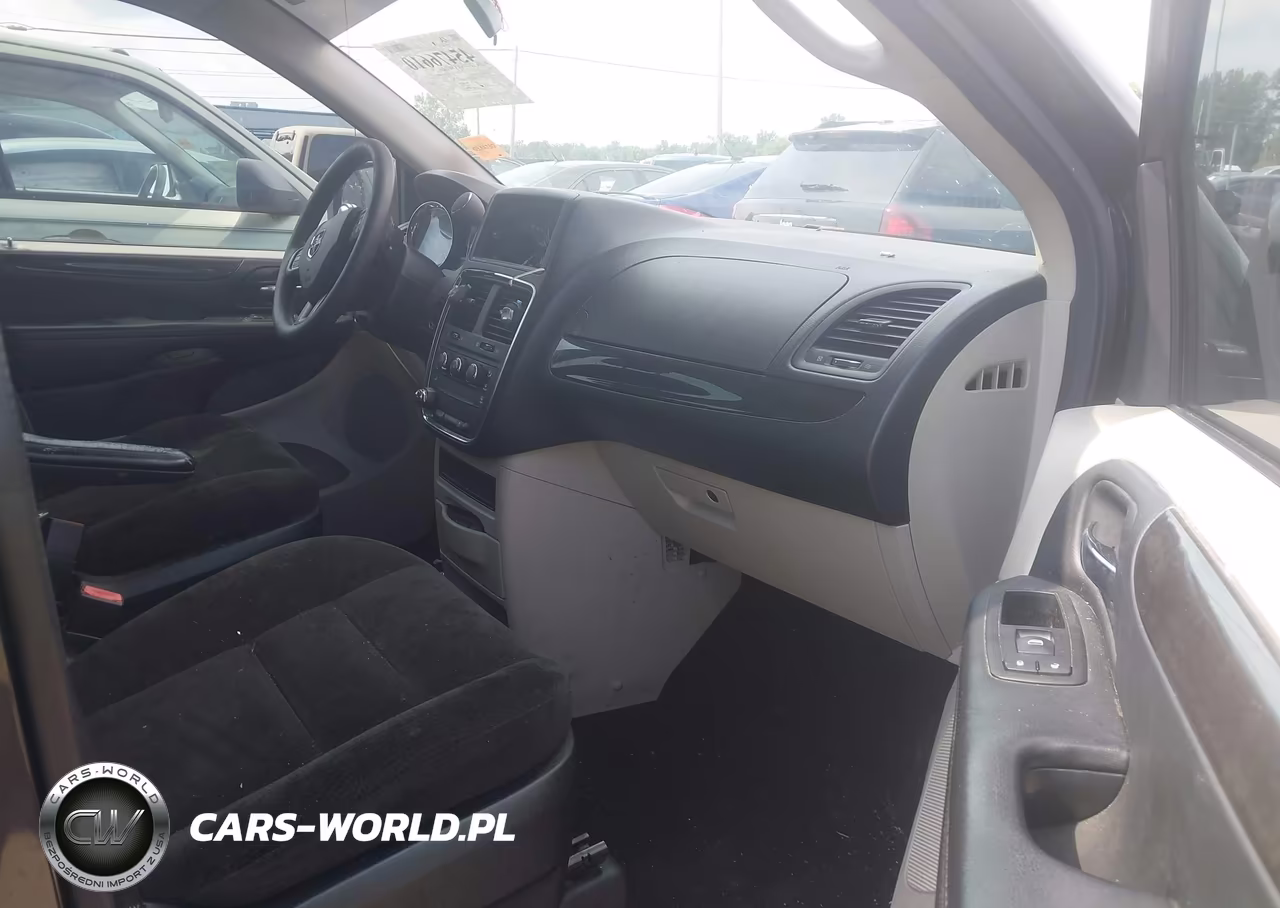 2015 Dodge Grand Caravan American Value Pkg VIN:2C4RDGBG1FR738807 - 5