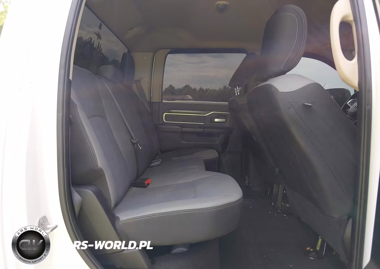 2019 Ram 2500 Big Horn 4X4 6'4 Box VIN:3C6UR5DJ9KG663693 - 8
