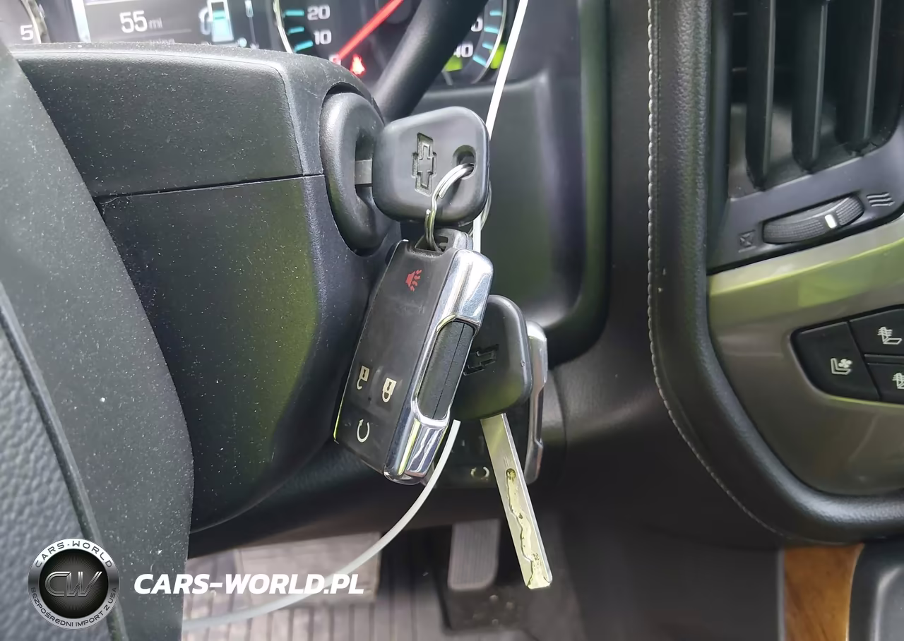 2018 Chevrolet Silverado 1500 High Country VIN:3GCUKTEJ7JG430619 - 11