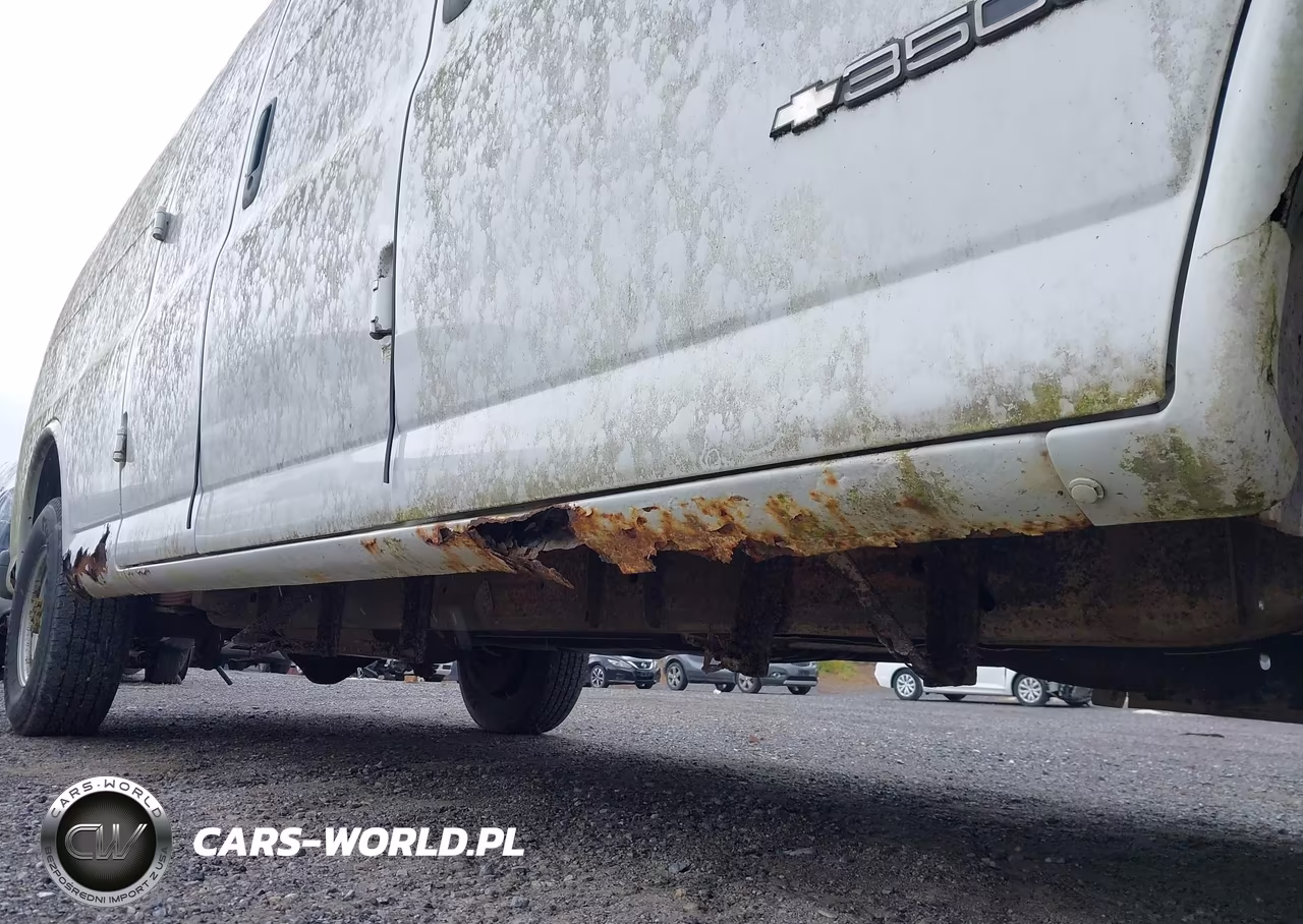 2002 Chevrolet Express Cargo Van VIN:1GCHG39R721239866 - 12
