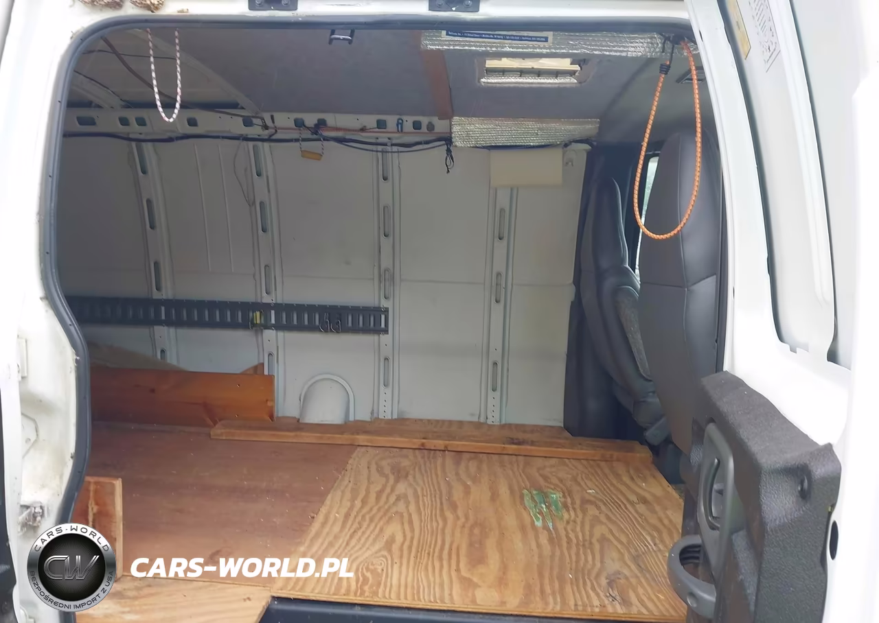 2002 Chevrolet Express Cargo Van VIN:1GCHG39R721239866 - 8