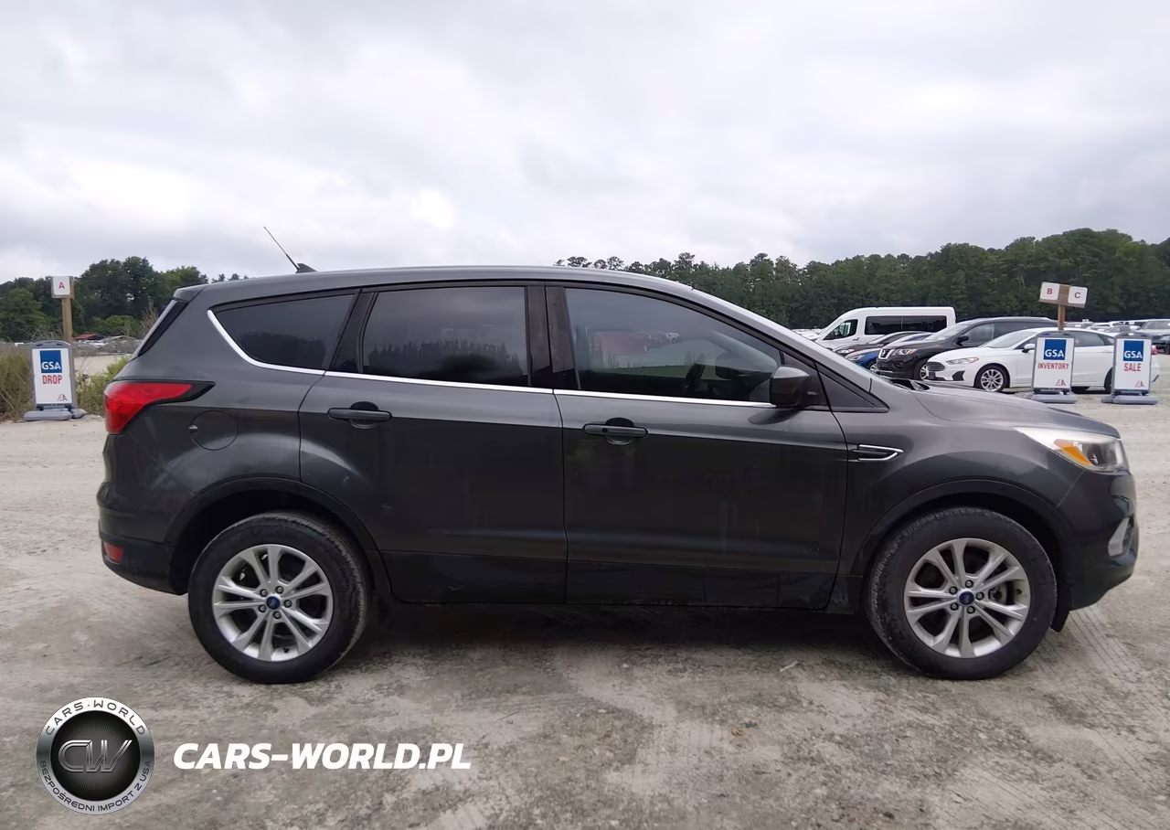 2019 Ford Escape Se VIN:1FMCU9GD0KUA36888 - 18