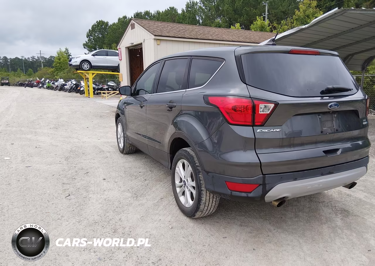 2019 Ford Escape Se VIN:1FMCU9GD0KUA36888 - 3