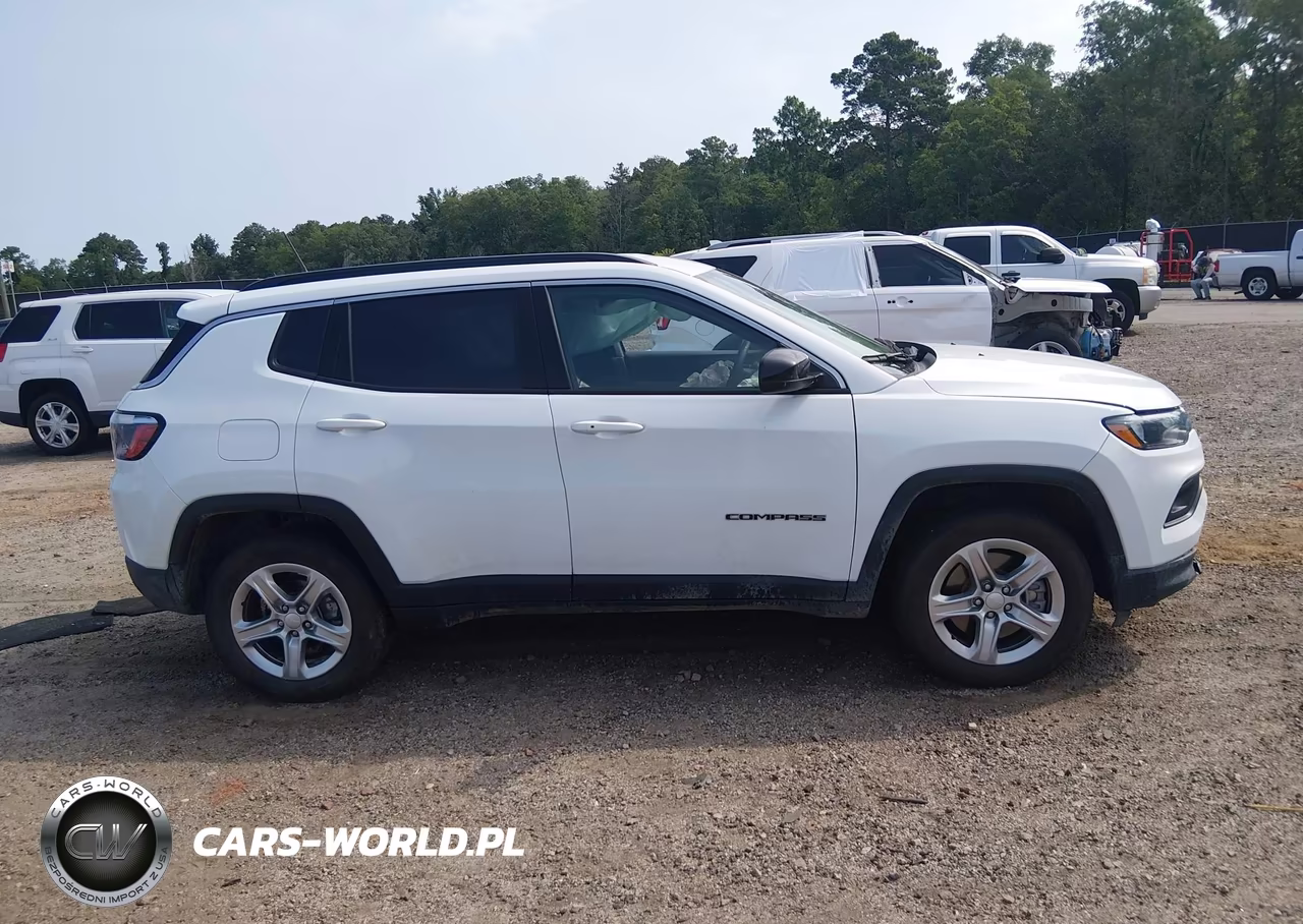 2024 Jeep Compass Latitude 4X4 VIN:3C4NJDBN2RT595260 - 14