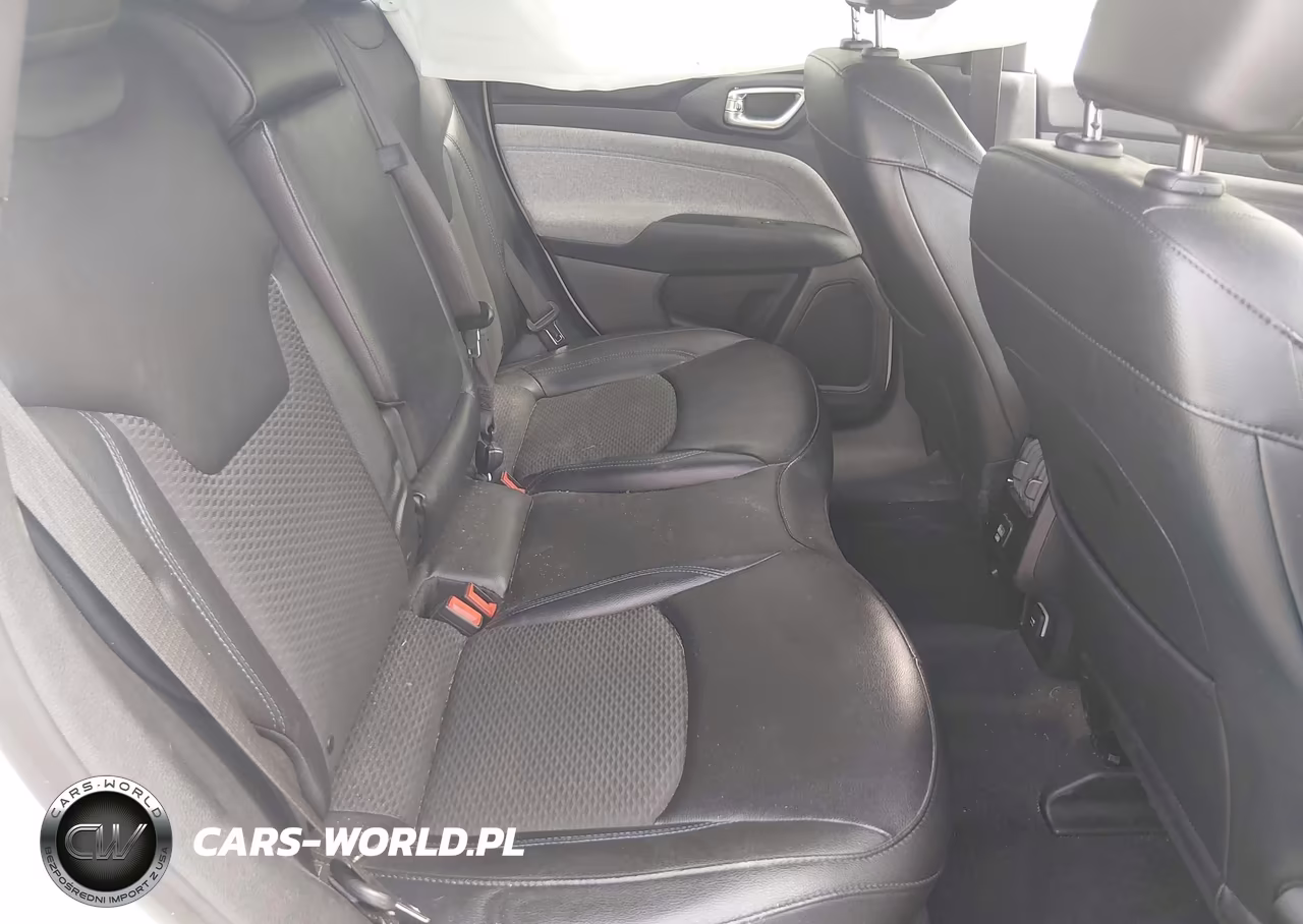 2024 Jeep Compass Latitude 4X4 VIN:3C4NJDBN2RT595260 - 8