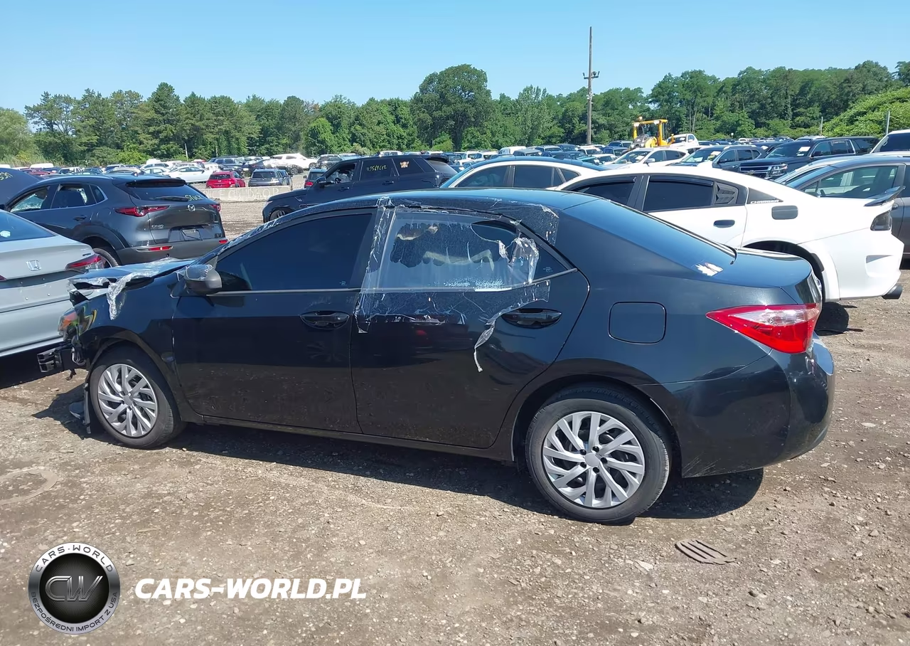 2019 Toyota Corolla Le VIN:2T1BURHE5KC238131 - 14