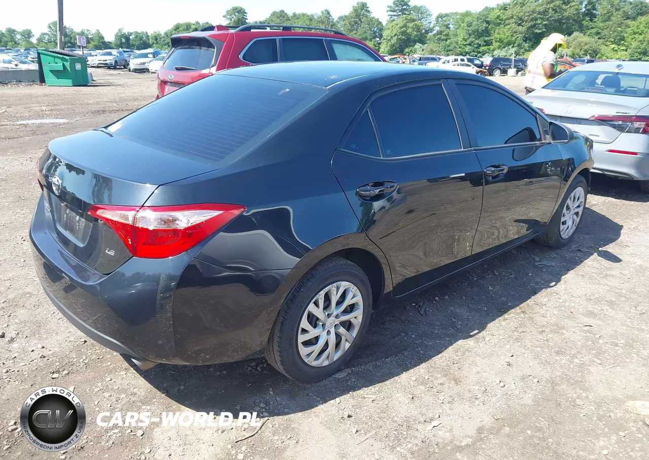 2019 Toyota Corolla Le VIN:2T1BURHE5KC238131 - 4