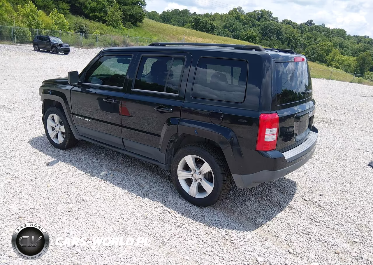 2016 Jeep Patriot Latitude VIN:1C4NJPFAXGD813828 - 3