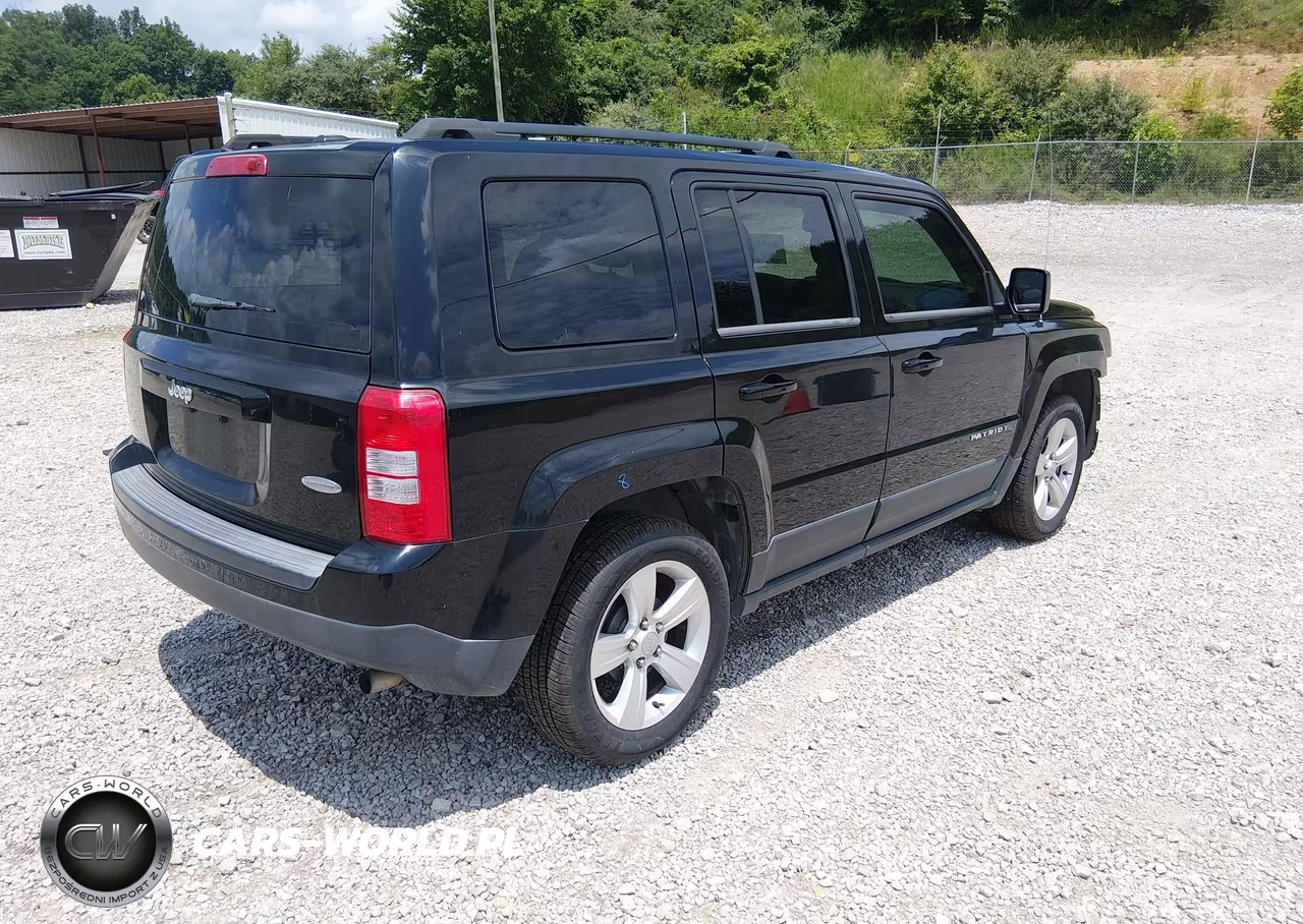 2016 Jeep Patriot Latitude VIN:1C4NJPFAXGD813828 - 4