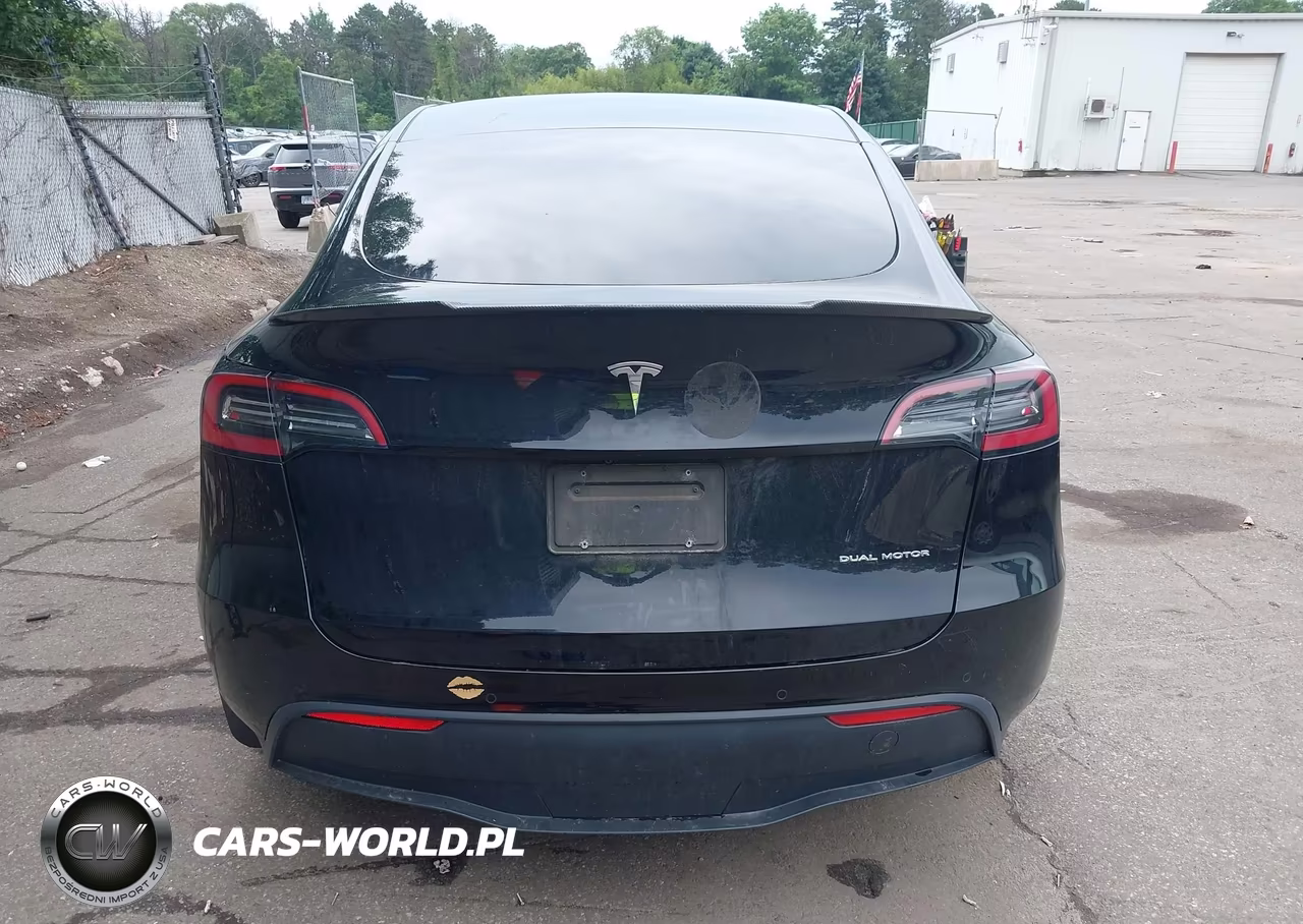 2022 Tesla Model Y Long Range Dual Motor All-Wheel Drive VIN:7SAYGAEE2NF388417 - 17