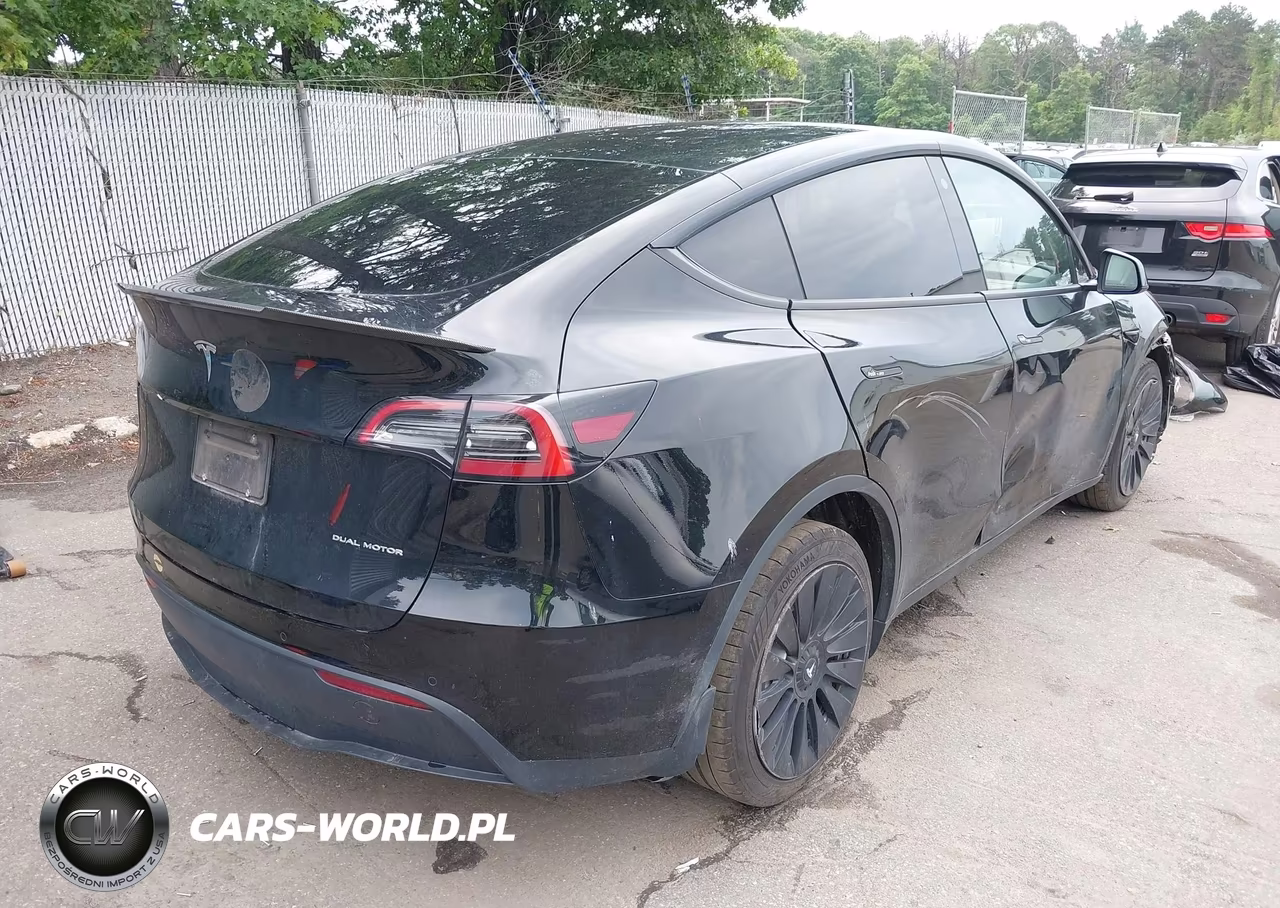 2022 Tesla Model Y Long Range Dual Motor All-Wheel Drive VIN:7SAYGAEE2NF388417 - 4