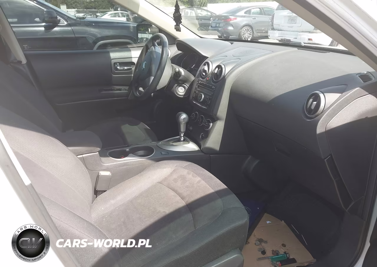 2015 Nissan Rogue Select S VIN:JN8AS5MV0FW258384 - 5