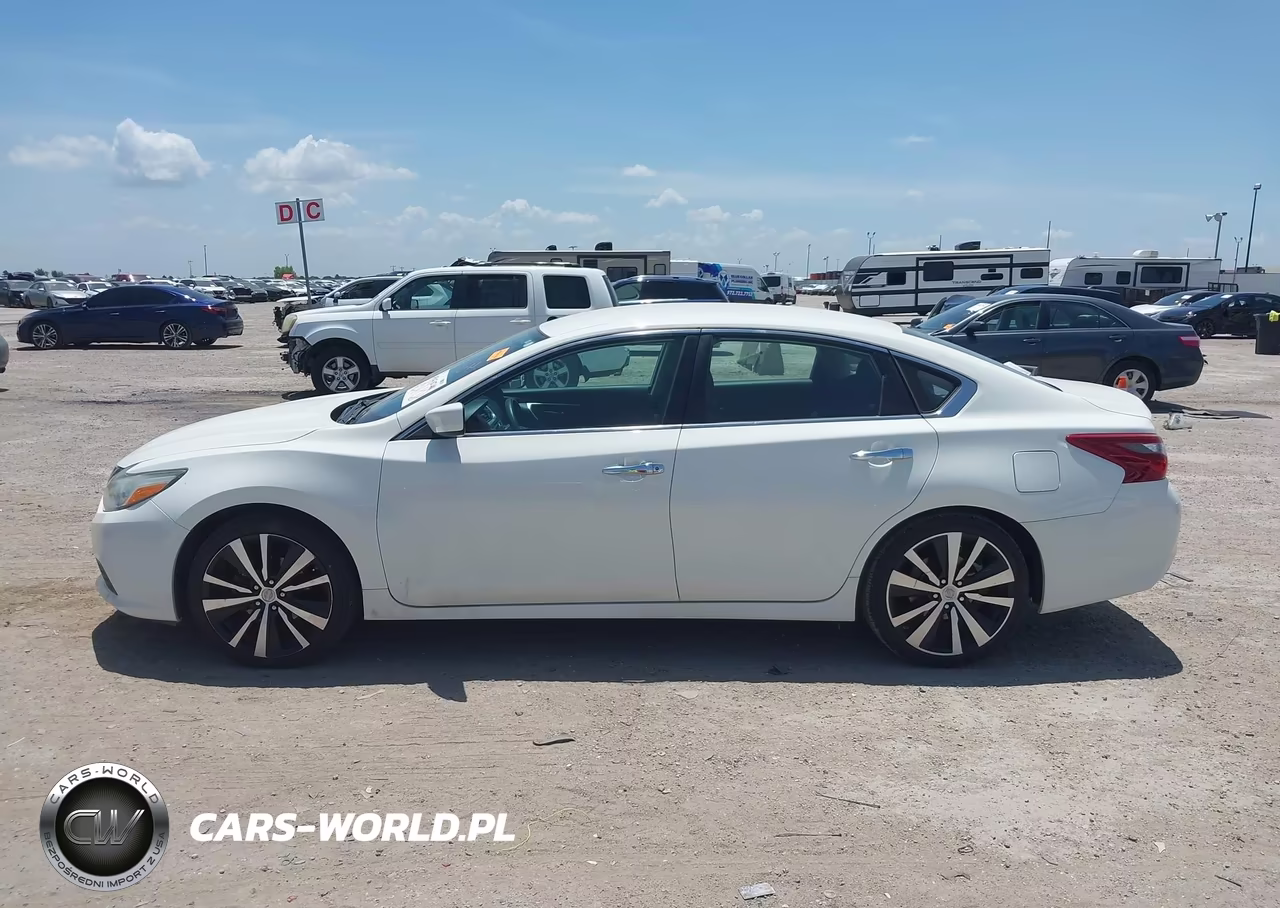 2018 Nissan Altima 2.5 S VIN:1N4AL3AP0JC128897 - 14