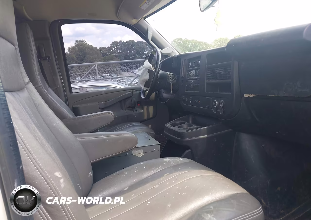 2016 Chevrolet Express 3500 Work Van VIN:1GCZGGFF7G1234535 - 5