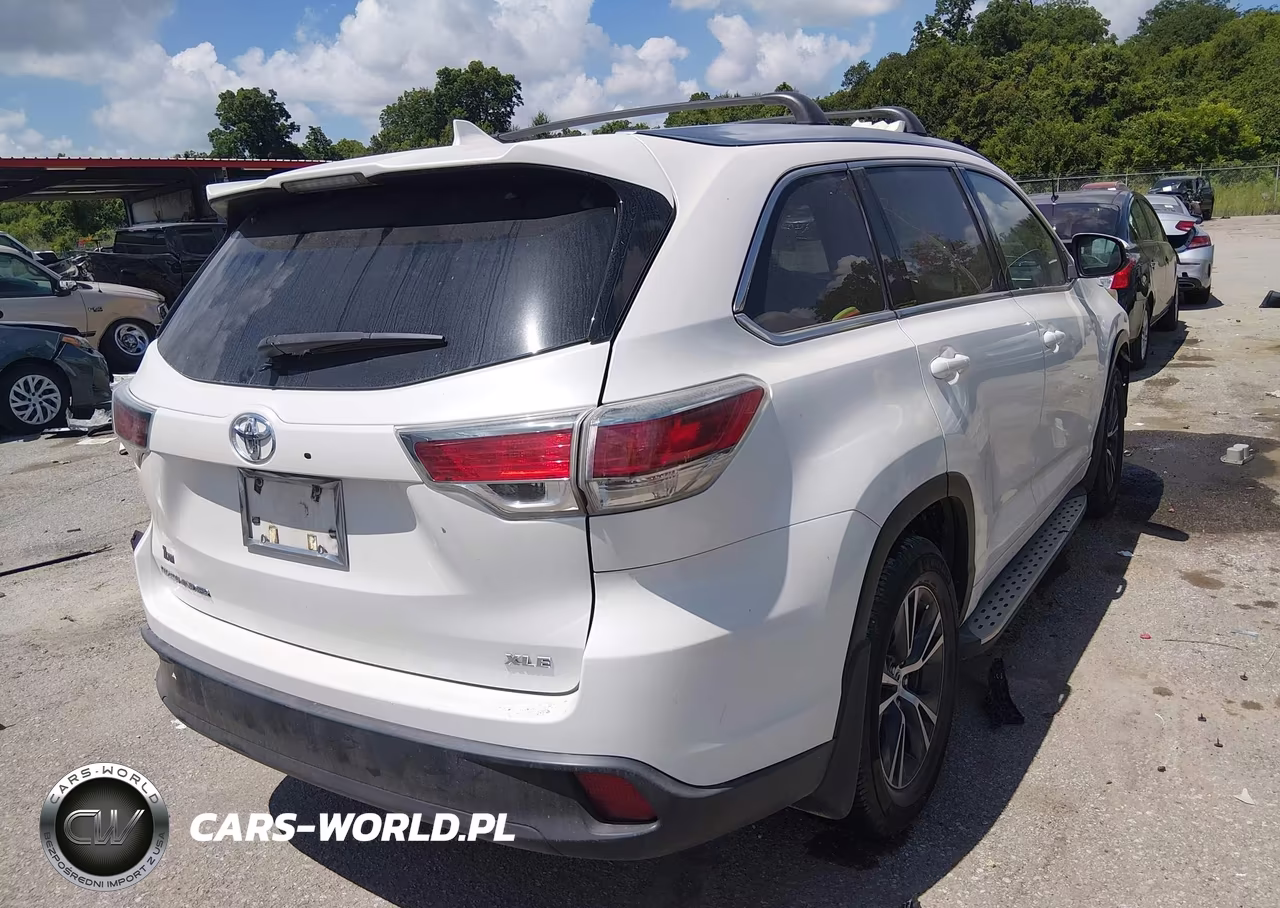 2016 Toyota Highlander Xle V6 VIN:5TDKKRFH2GS175717 - 4