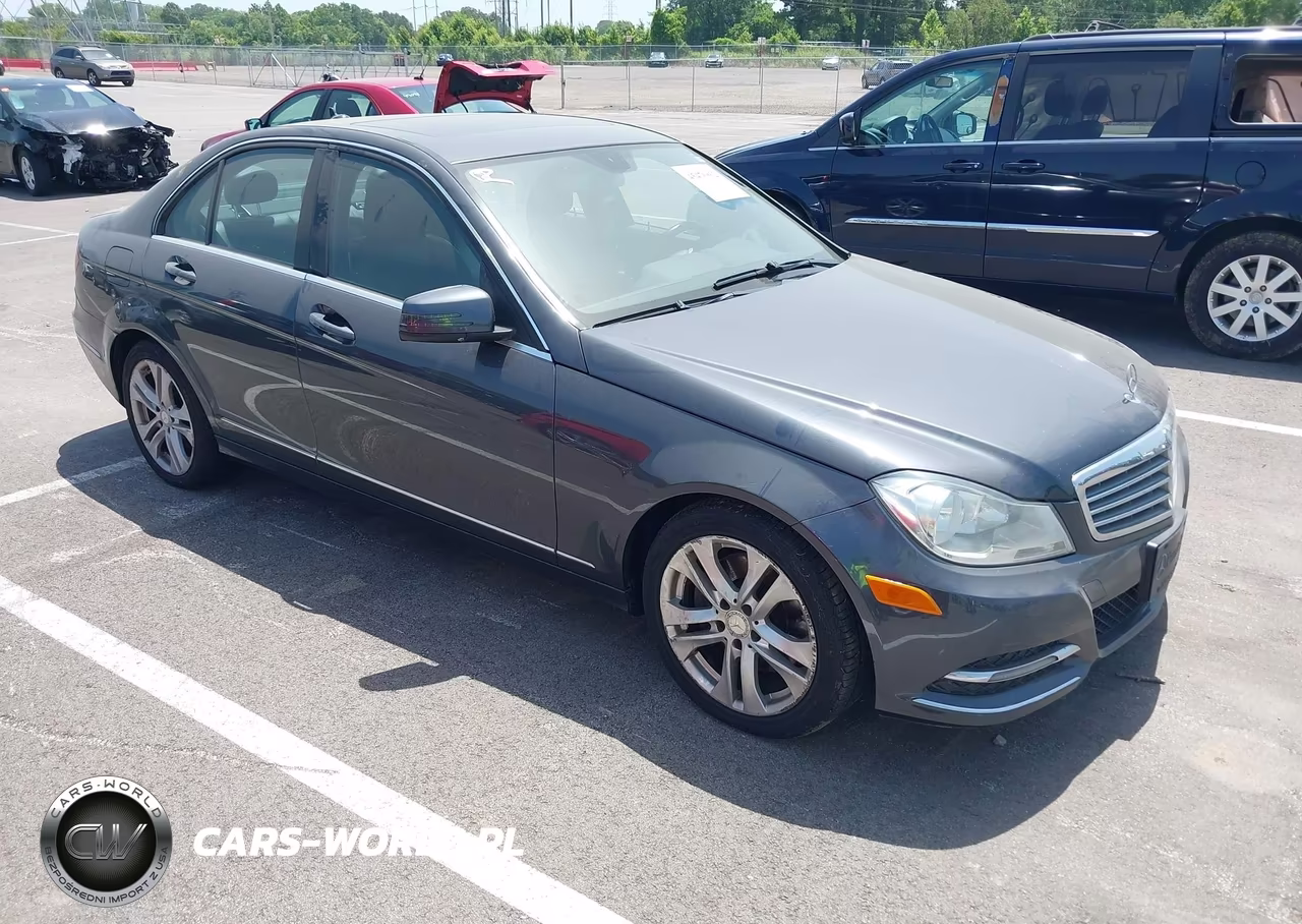 2013 Mercedes-Benz C 300 Luxury 4Matic – zdjęcie 1 z 17