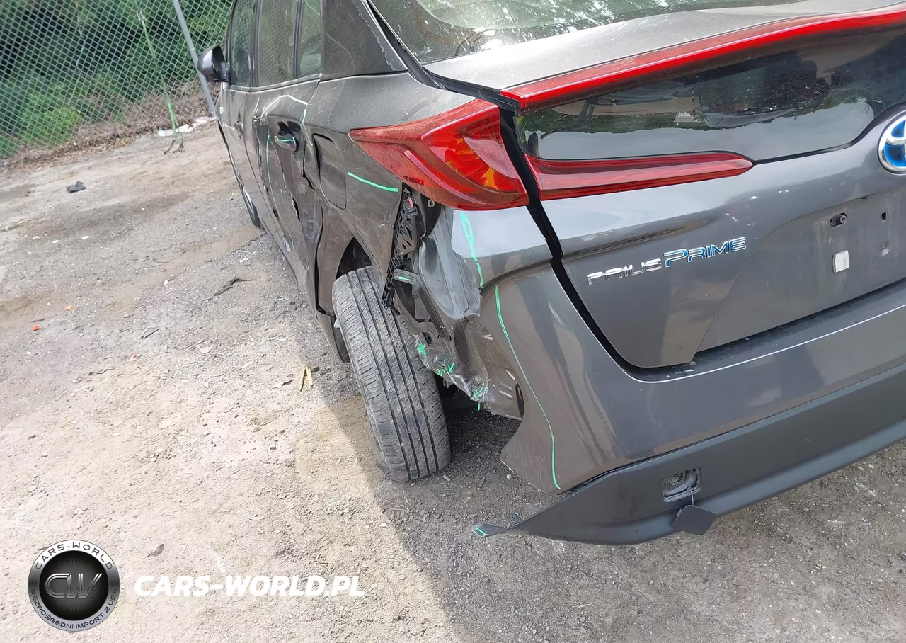 2017 Toyota Prius Prime Plus VIN:JTDKARFP1H3043108 - 18