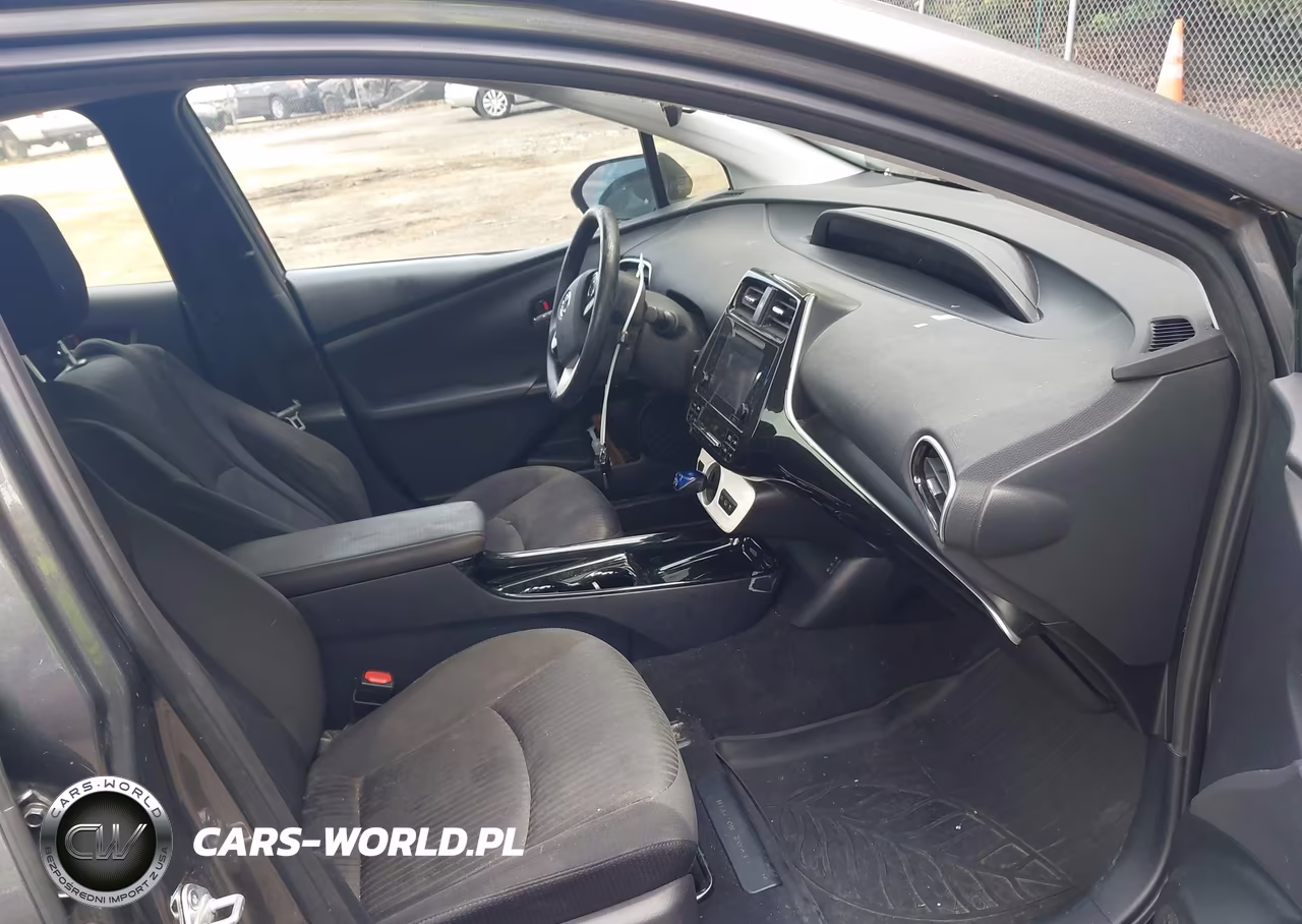 2017 Toyota Prius Prime Plus VIN:JTDKARFP1H3043108 - 5