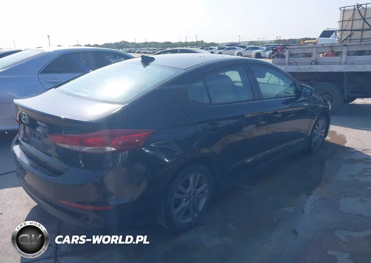 2017 Hyundai Elantra Se VIN:5NPD84LF3HH077347 - 4