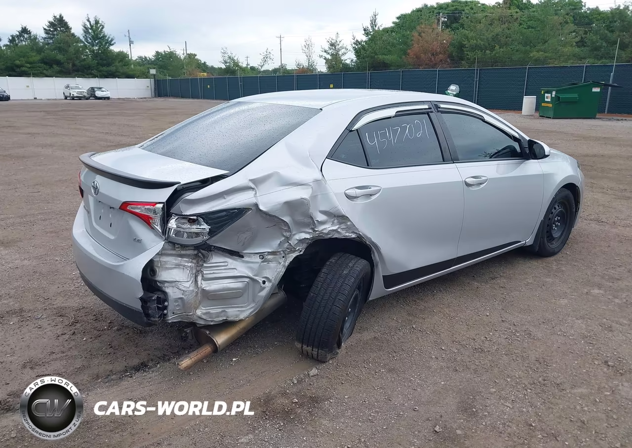 2015 Toyota Corolla Le VIN:2T1BURHE9FC404706 - 4