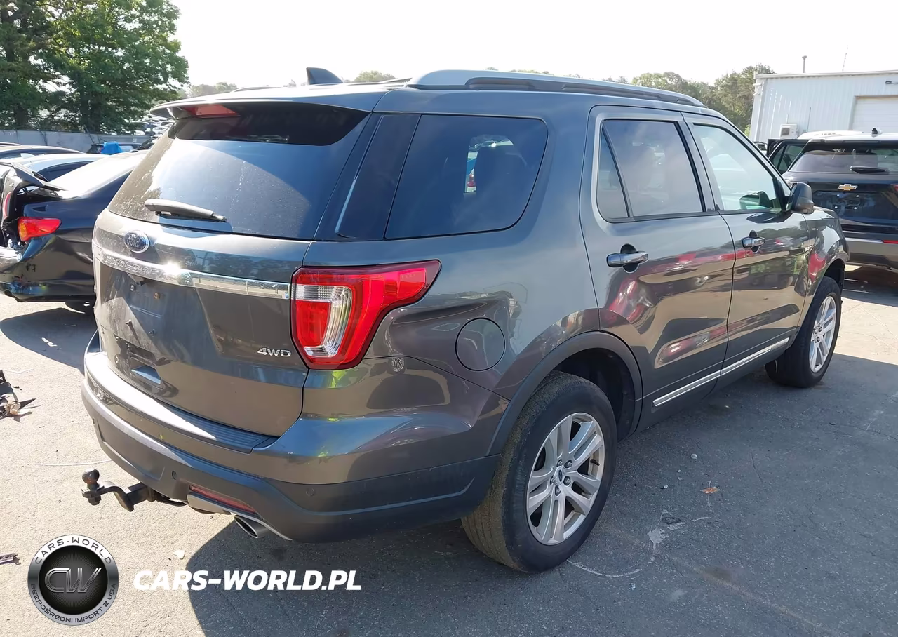 2018 Ford Explorer Xlt VIN:1FM5K8D84JGC42311 - 4