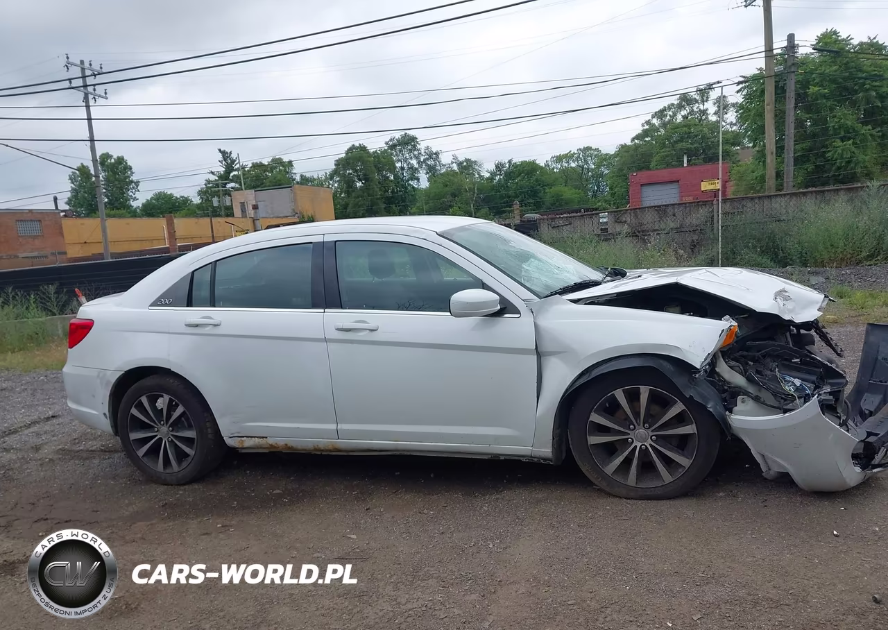 2014 Chrysler 200 Touring VIN:1C3CCBBG6EN193246 - 12