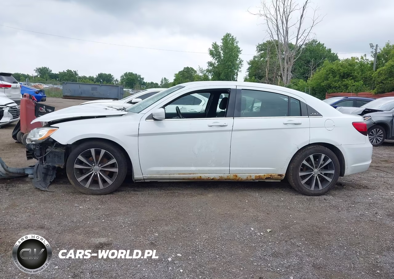 2014 Chrysler 200 Touring VIN:1C3CCBBG6EN193246 - 13