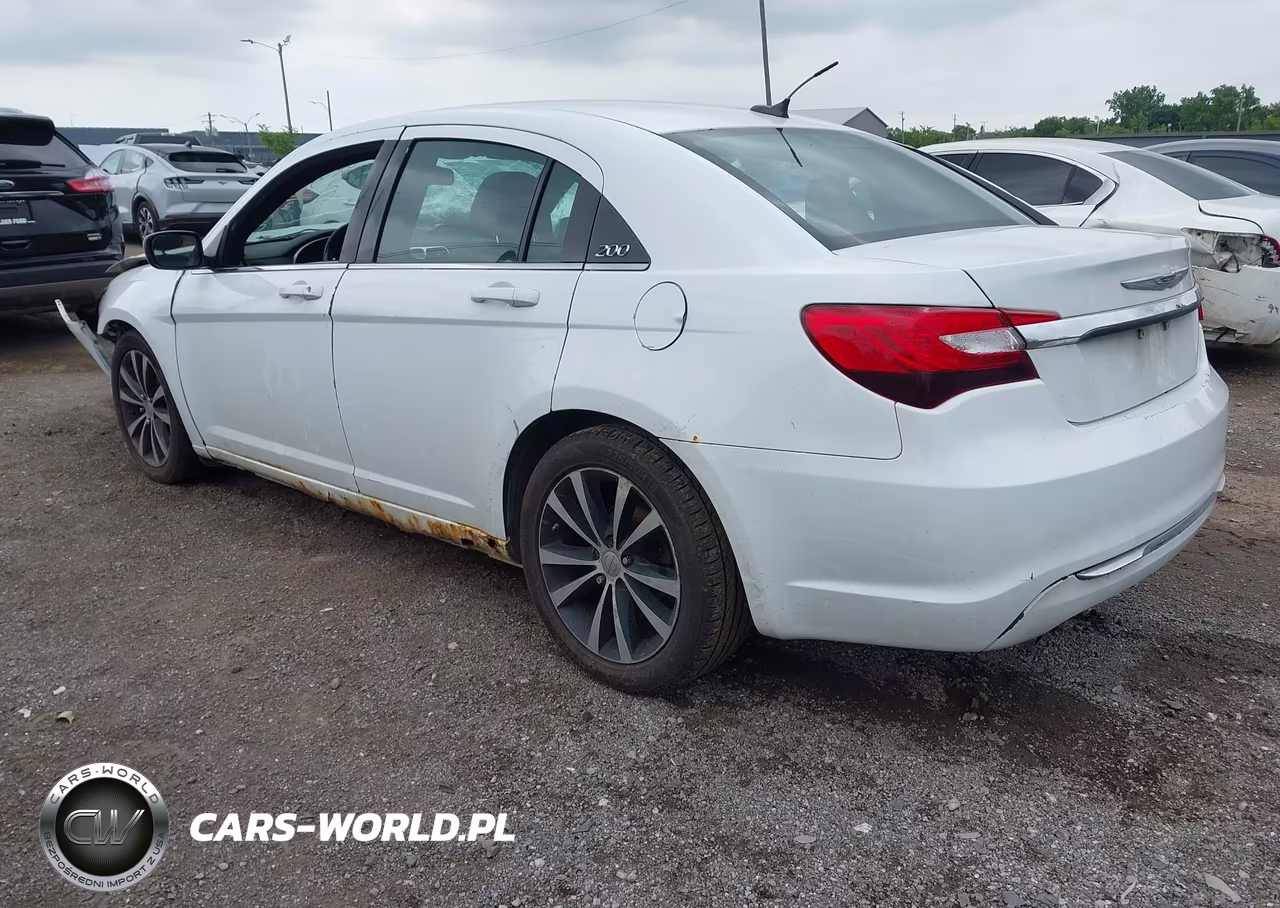 2014 Chrysler 200 Touring VIN:1C3CCBBG6EN193246 - 3