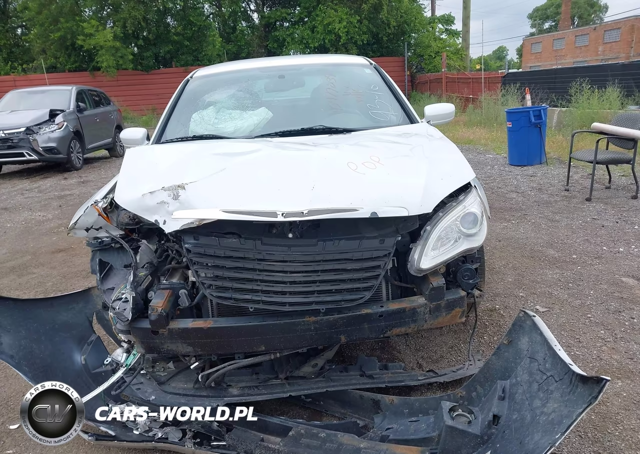 2014 Chrysler 200 Touring VIN:1C3CCBBG6EN193246 - 6