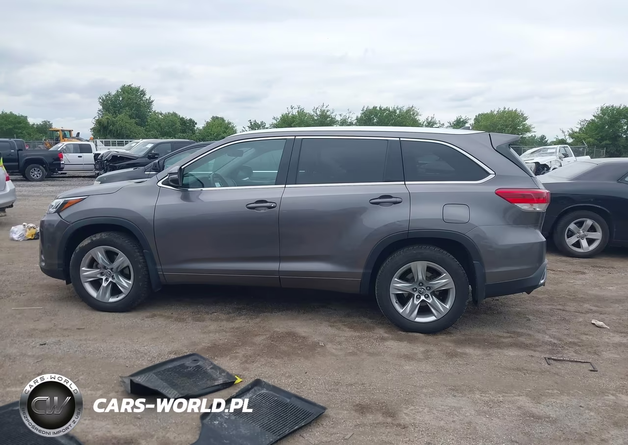 2018 Toyota Highlander Limited VIN:5TDDZRFH7JS853860 - 14