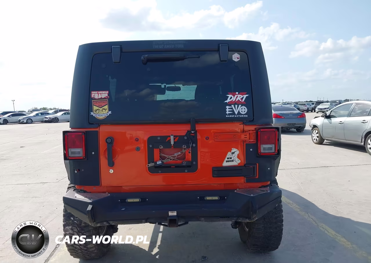 2015 Jeep Wrangler Unlimited Rubicon VIN:1C4HJWFG5FL734535 - 17