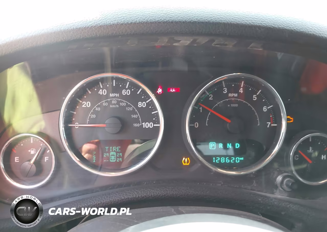 2015 Jeep Wrangler Unlimited Rubicon VIN:1C4HJWFG5FL734535 - 7